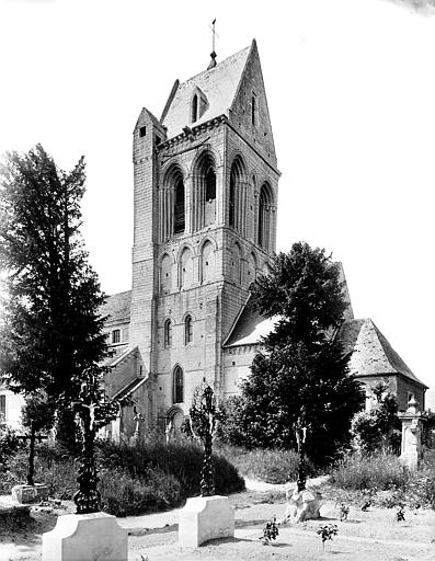 Ensemble sud-est : Clocher et cimetière