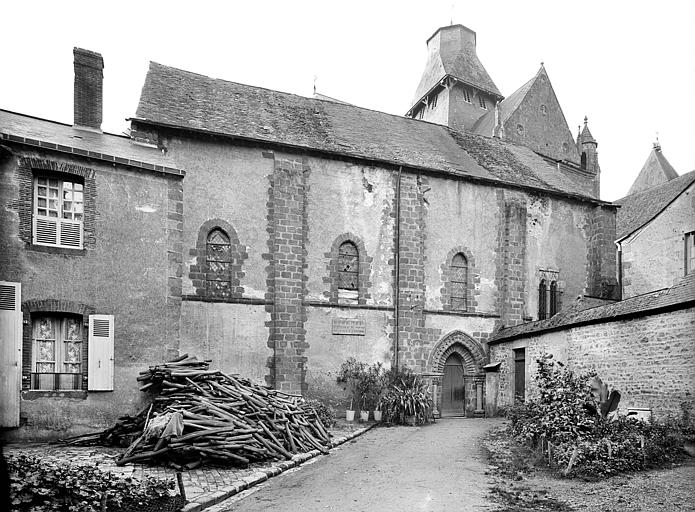 Ensemble nord. La chapelle est contiguë à l'abbaye bénédictine