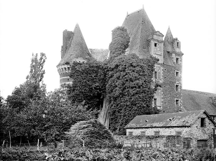 Porte d'entrée : Ensemble sud-est vu depuis le jardin