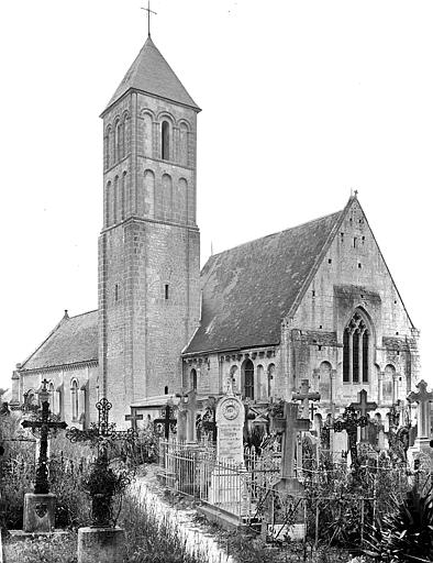 Ensemble sud-est : Clocher et cimetière