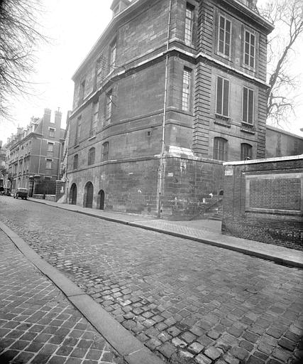 Hôtel : Vue d'ensemble prise depuis la rue du Baillage