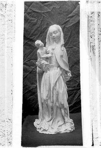 Statuette en marbre : Vierge à l'Enfant, de face