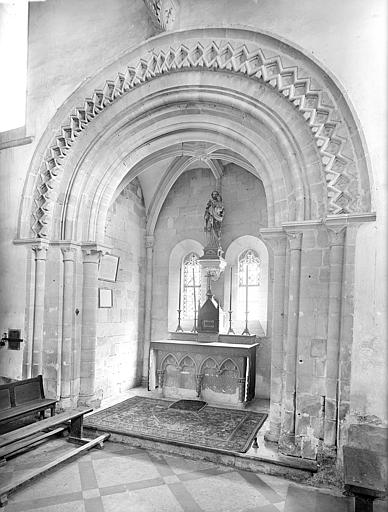 Vue intérieure de la chapelle absidiale sud