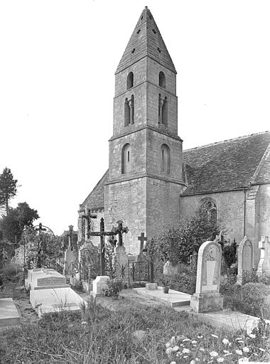 Façade sud : Clocher et cimetière