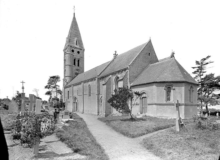 Ensemble sud-est : Clocher et cimetière