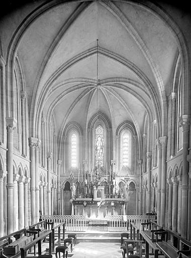 Vue intérieure du choeur