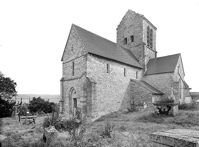 Ensemble sud-ouest : Clocher et cimetière