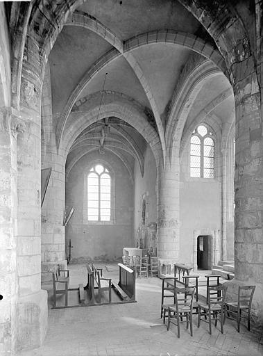 Vue intérieure du transept depuis le bras sud