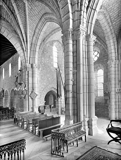 Vue intérieure du transept nord depuis le choeur