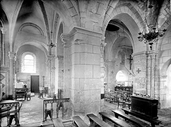 Vue intérieure du transept depuis le bras nord