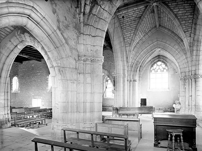 Vue intérieure du transept depuis le côté sud