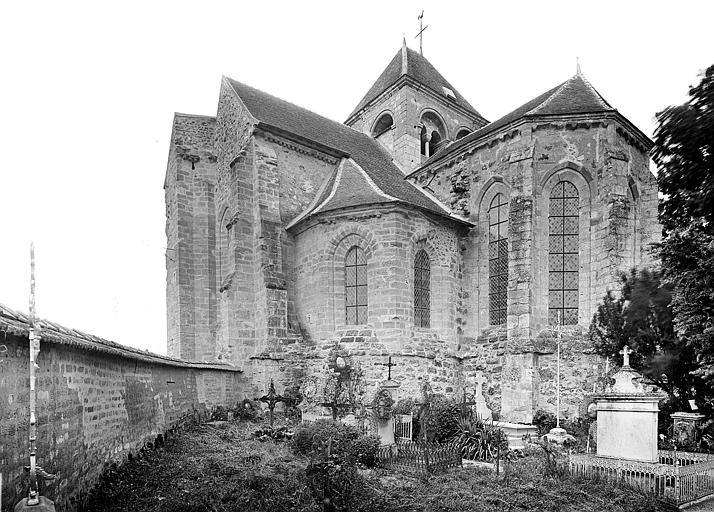 Ensemble sud-est : Chevet, absidiole sud, cimetière