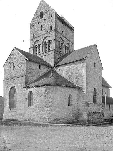 Ensemble nord-est. Chevet et clocher