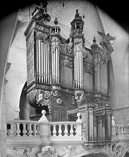 Vue intérieure de la chapelle : Buffet d'orgue