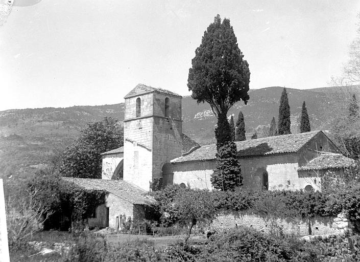 Ensemble sud vu depuis l'angle sud-est : Clocher