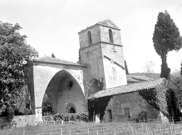 Ensemble sud-ouest : Porche d'entrée et clocher