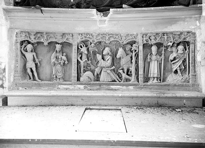 Chapelle Saint-Hubert. Retable, bas-relief : Chasse de saint Hubert