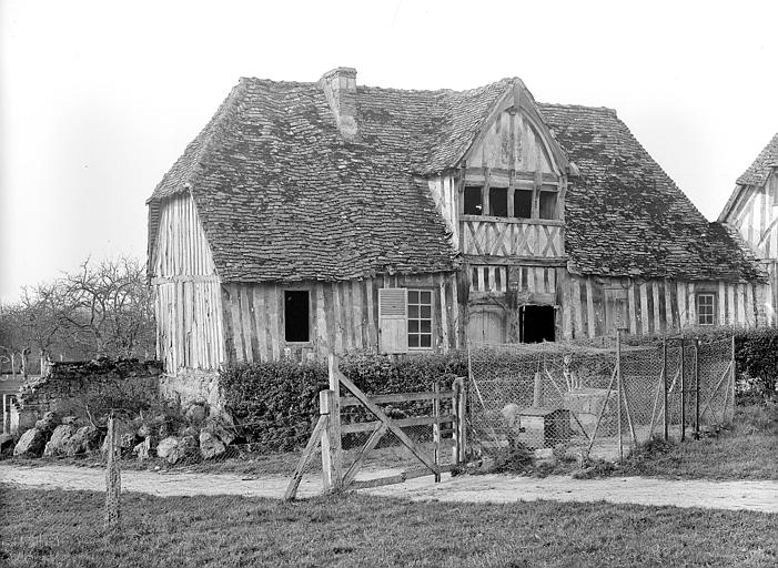 Façade à pans de bois d'une dépendance