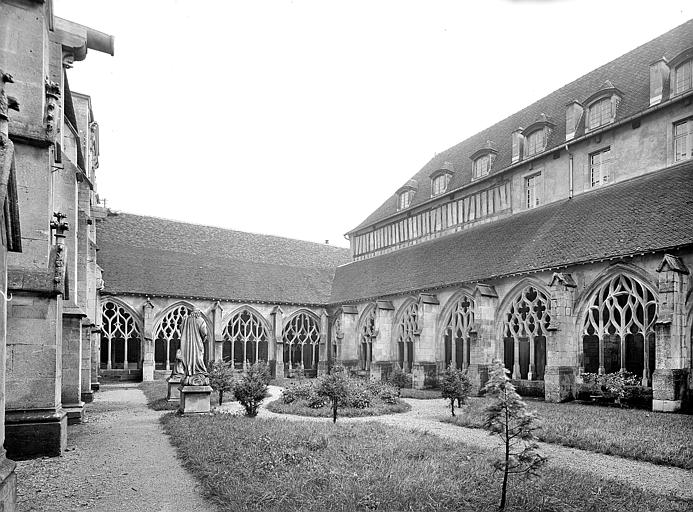 Cloître, galeries sud et est