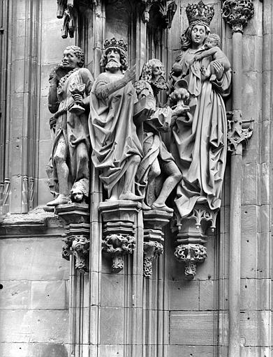 Façade nord, portail Saint-Laurent. Ebrasement gauche : L'Adoration des mages