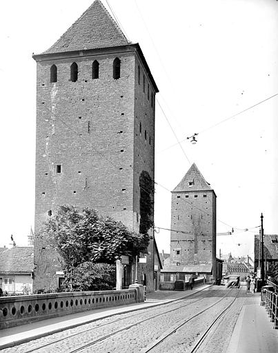 Tours carrées (2)