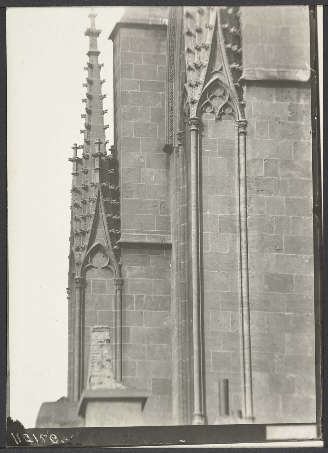 Transept nord vu de la place Saint-Étienne