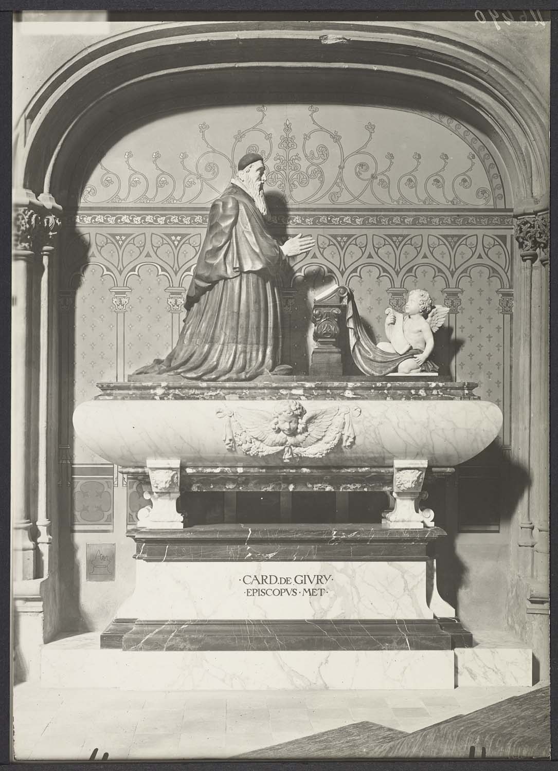 Monument du cardinal de Givry