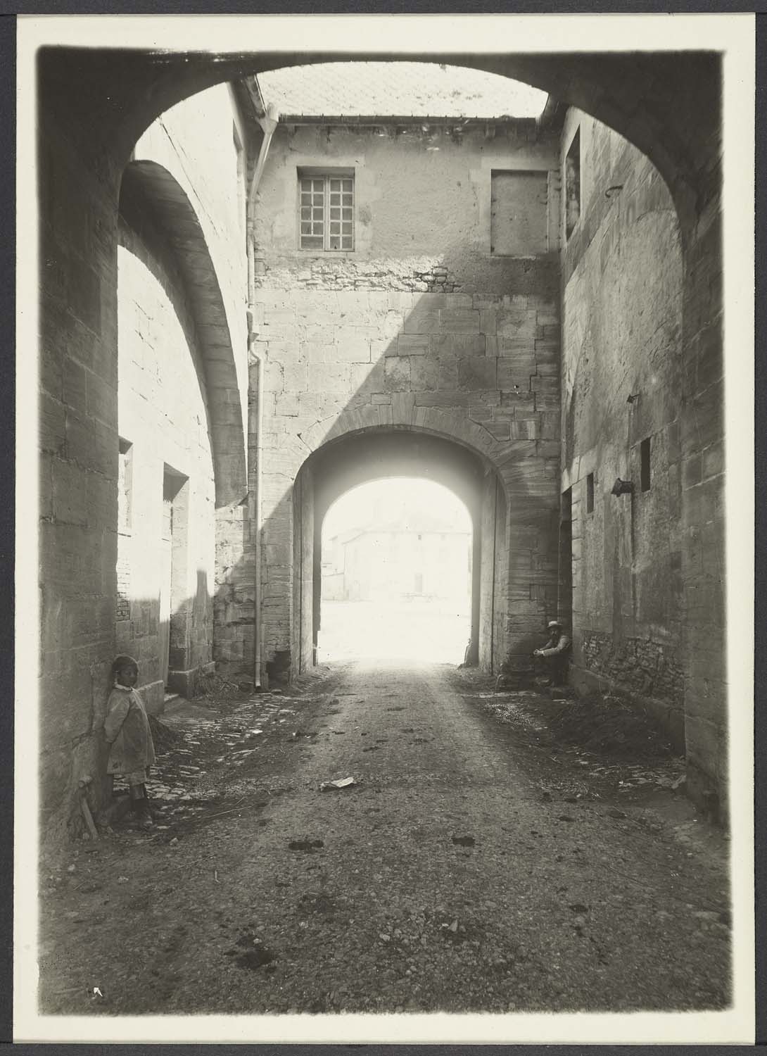 La porte de France : face intérieure côté village