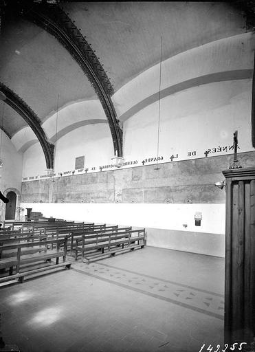 Intérieur de la chapelle vers le côté nord