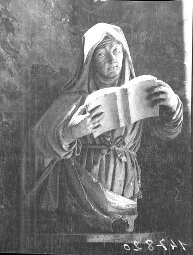 Vierge au Saint Livre, statue