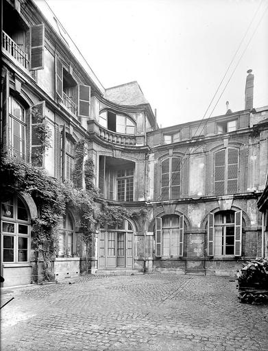 Façade sur cour