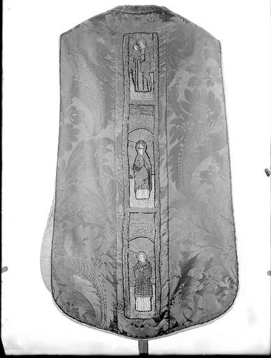 Chasuble en damas rouge, dos, n°84