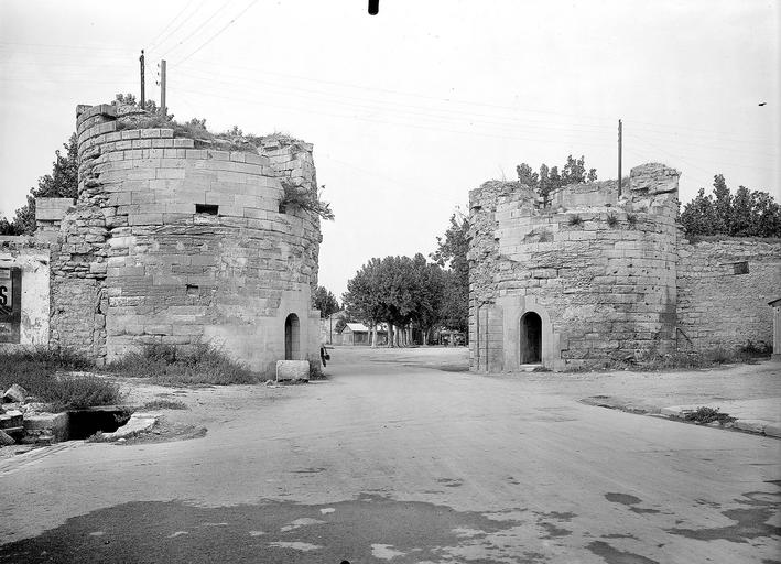 Vers l'intérieur de la ville