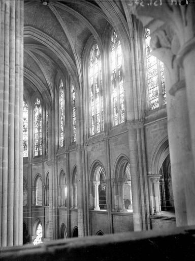 Tribunes et fenêtres hautes du choeur vues de la tribune du croisillon nord