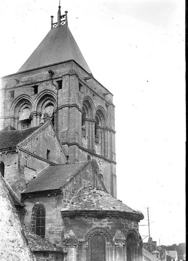 Ensemble sud-est du clocher, du choeur et de l'abside