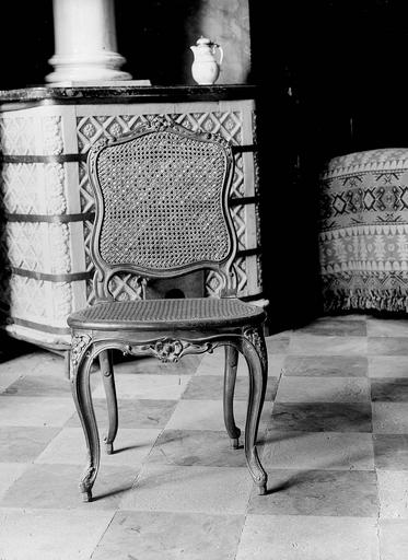 Chaise cannée du salon - © Ministère de la Culture (France), Médiathèque du patrimoine et de la photographie, diffusion RMN-GP