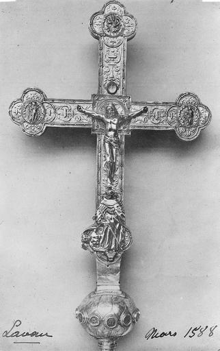 Croix processionnelle en argent doré