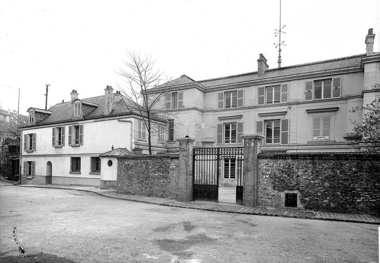 Entrée sur rue