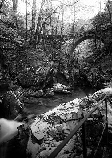 Entrée du désert de la Grande Chartreuse et porte du Guiers sur la route reliant Saint-Laurent-du-Pont au couvent