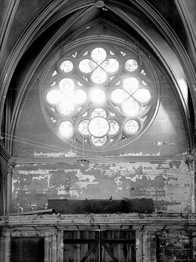 Vue intérieure de la chapelle : Rose de la façade d'entrée