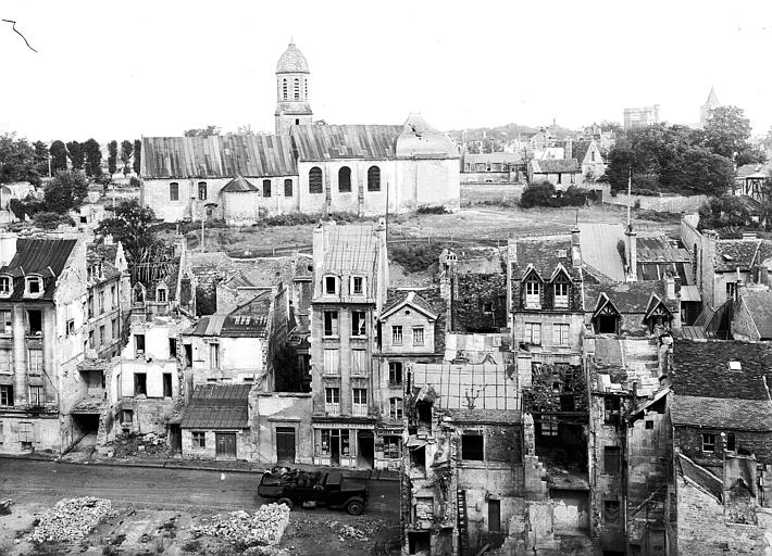 Vue d'ensemble, prise des remparts du château