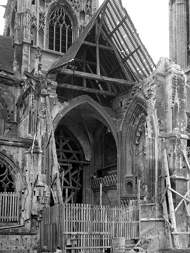 Transept nord : arcade et toiture