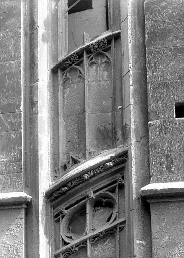 Façade latérale sud : extérieur de l'escalier