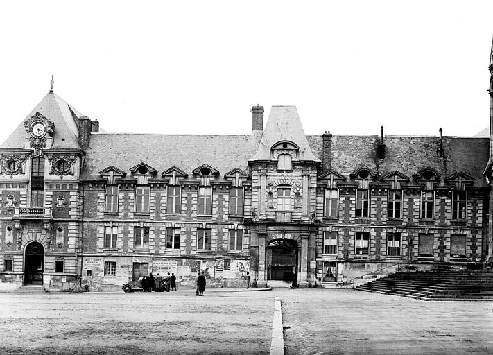 Ancien palais épiscopal, actuellement palais de justice