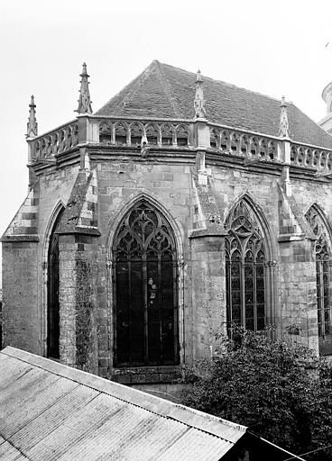 Abside : chapelle centrale à trois pans