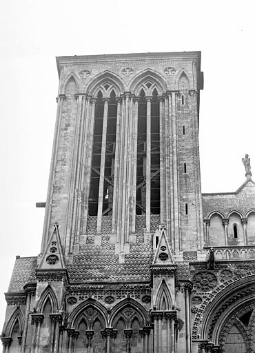 Façade ouest : Tour gauche