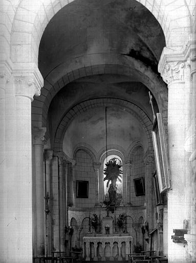 Vue intérieure de la chapelle absidiale