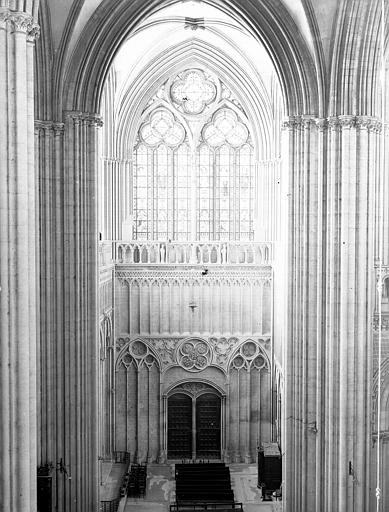 Vue intérieure du transept sud