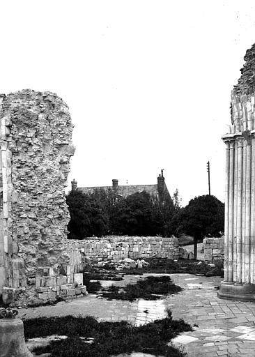 Vue intérieure du transept nord