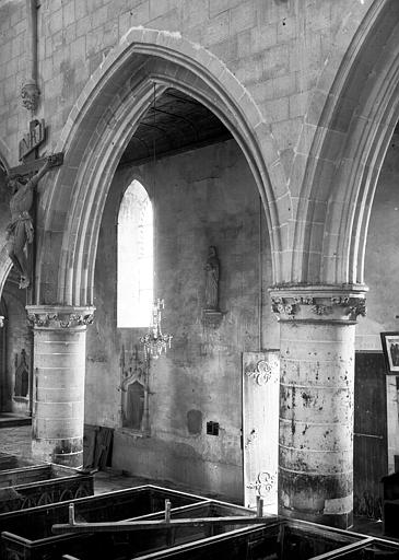 Vue intérieure de la nef : Arcades côté sud